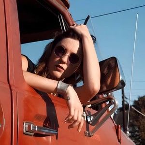 Meet your Posher, Xstmzmbe